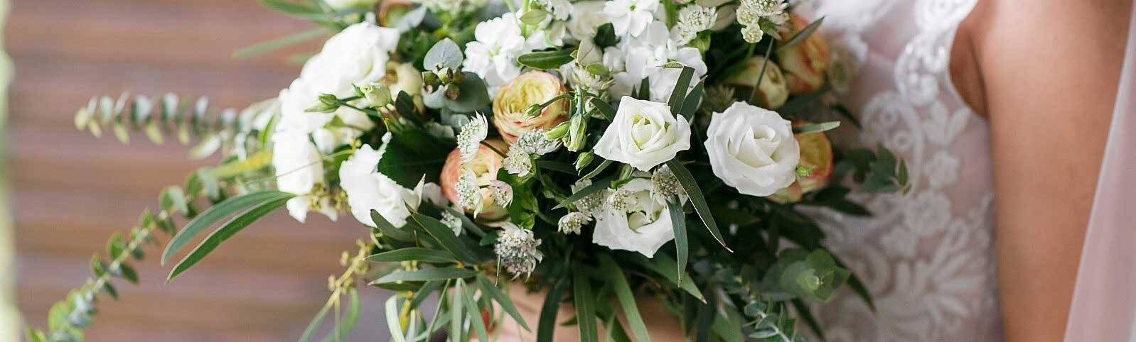 Save Big on DIY Wedding Flower Packages